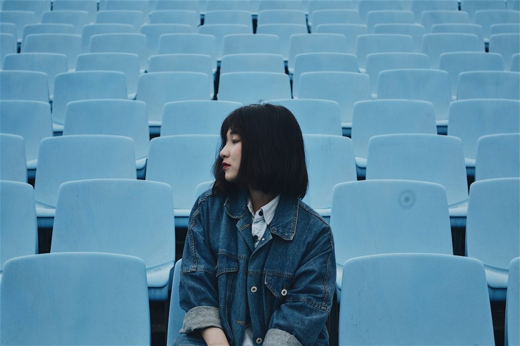 女性